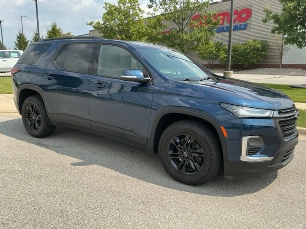 Used 2023 Chevrolet Traverse LT Cloth SUV