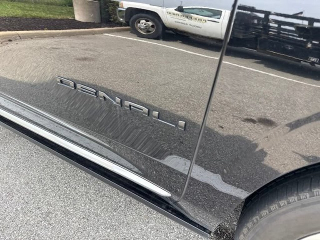 Used 2024 GMC Yukon Denali SUV