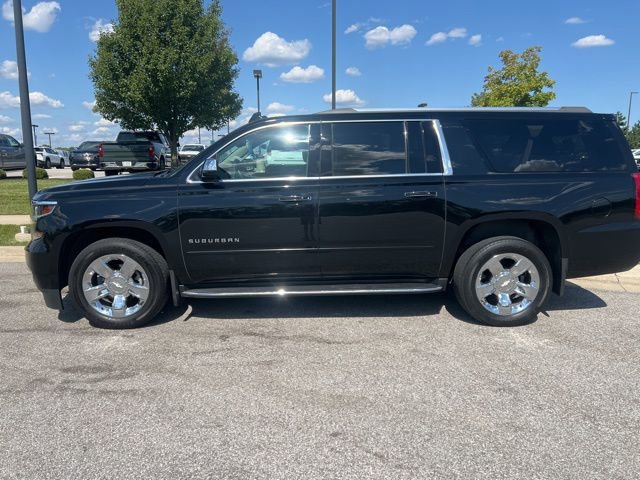 2019 Chevrolet Suburban Premier photo 3
