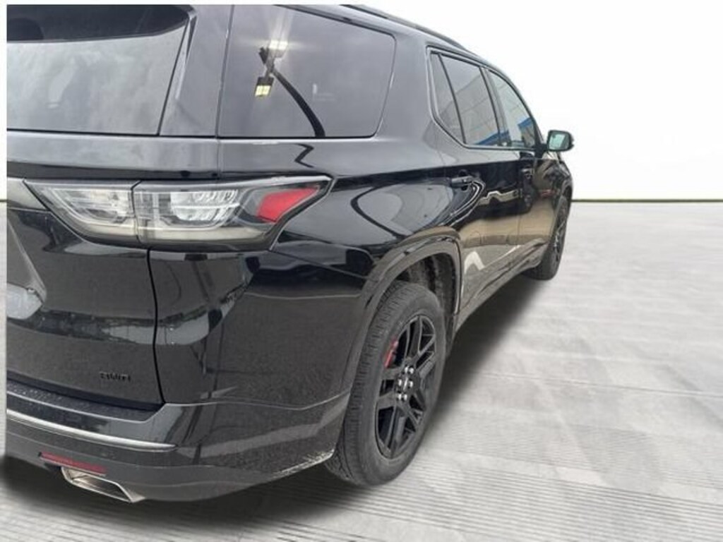 Used 2021 Chevrolet Traverse Premier SUV
