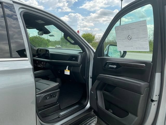 2026 Chevrolet Tahoe Premier - Photo 18