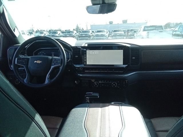2024 Chevrolet Silverado 1500 High Country photo 2