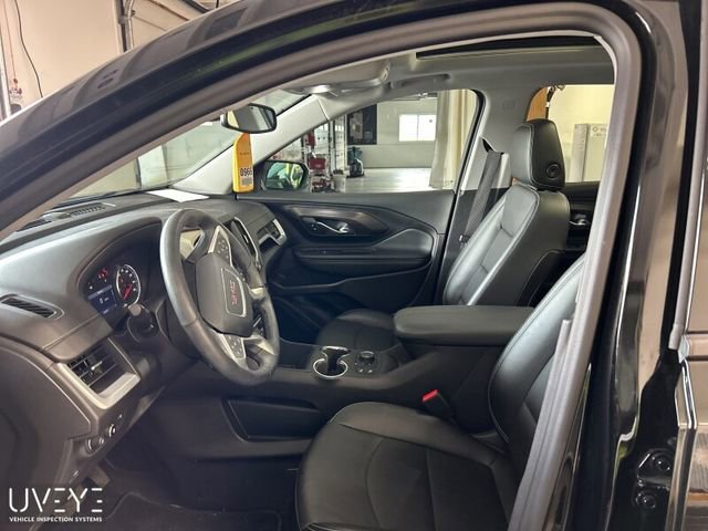 2024 Gmc Terrain SLT photo 2