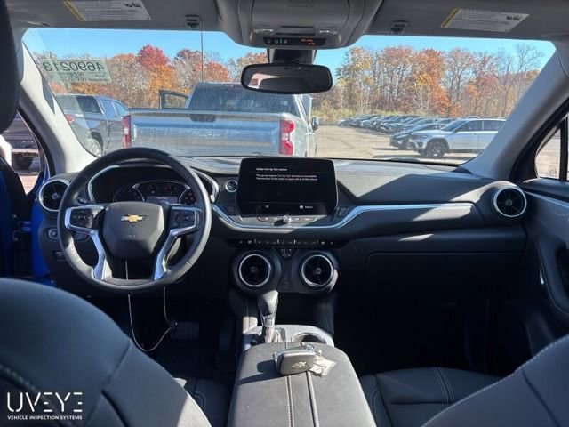 2024 Chevrolet Blazer 3LT photo 2