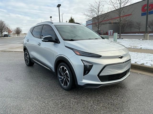 Used 2022 Chevrolet Bolt EUV Premier with VIN 1G1FZ6S00N4133057 for sale in Fort Wayne, IN