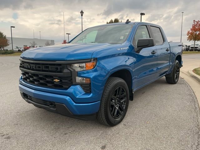 2023 Chevrolet Silverado 1500 Custom photo 3