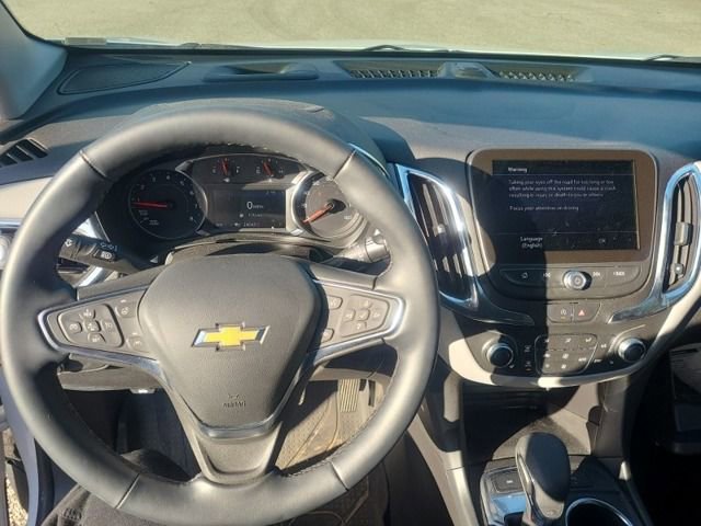 2024 Chevrolet Equinox LT photo 2