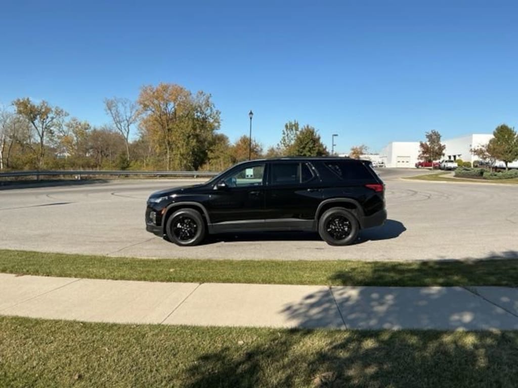 Used 2023 Chevrolet Traverse LT Cloth SUV