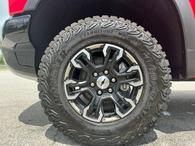 2026 Chevrolet Silverado 1500 ZR2 - Photo 14