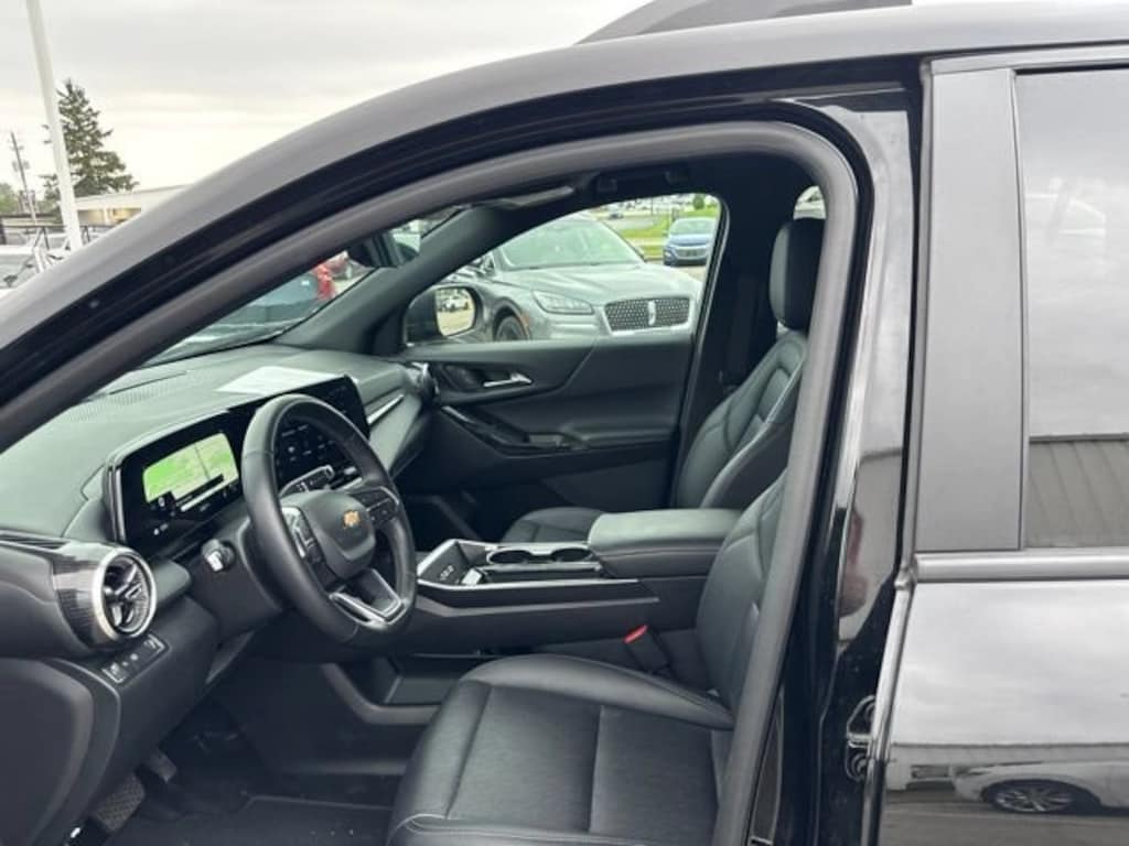 Used 2025 Chevrolet Equinox LT SUV