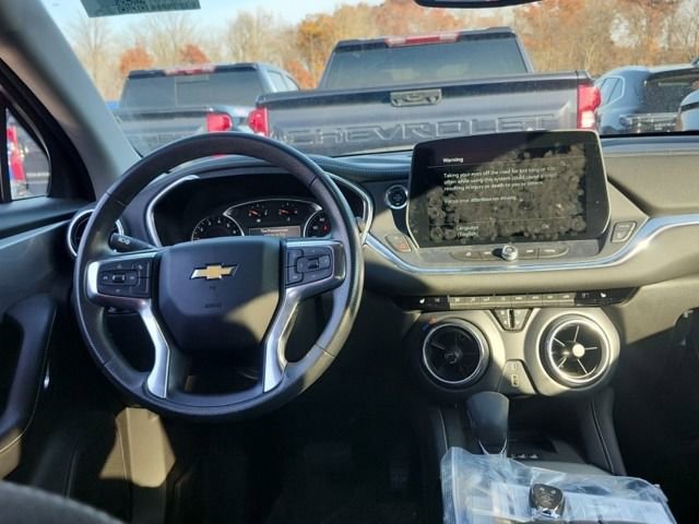 2024 Chevrolet Blazer 2LT photo 2