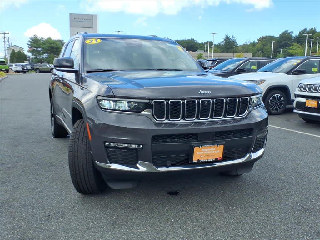 2023 Jeep Grand Cherokee Limited photo 3