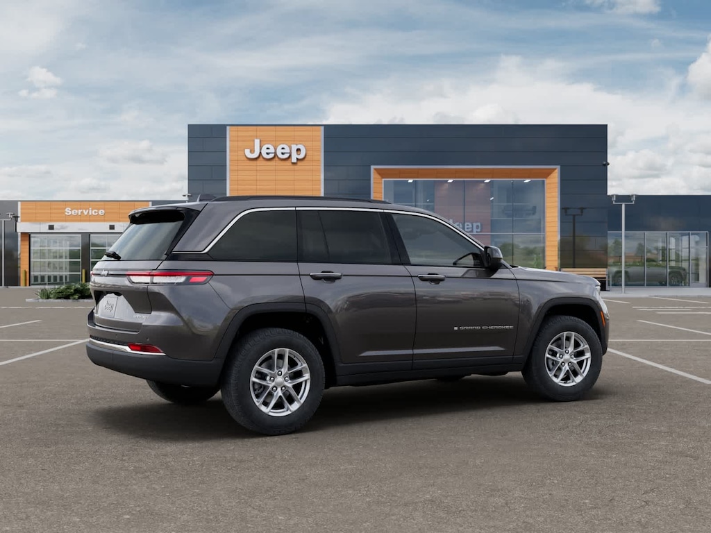 New 2025 Jeep Grand Cherokee LAREDO X 4X4 Sport Utility