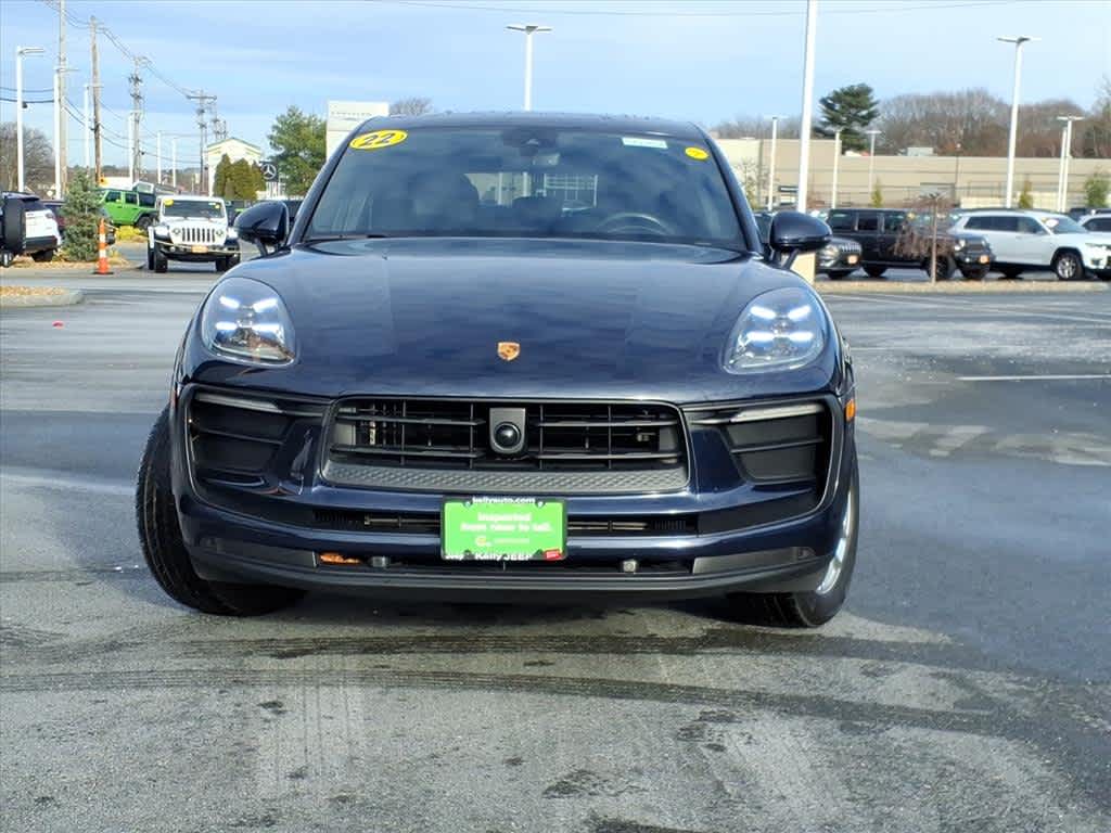 2022 Porsche Macan photo 2