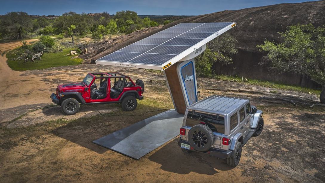 Jeep 4xe Womens Car of the Year Award.JPG