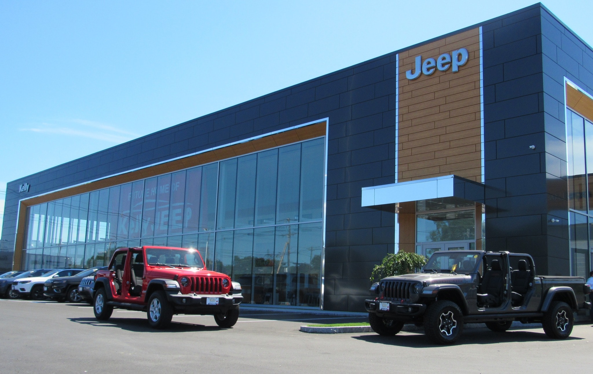 Kelly Jeep Chrysler In Lynnfield, MA