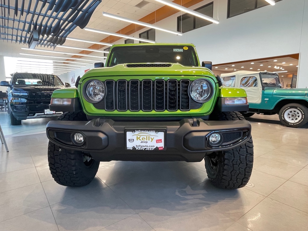 New 2025 Jeep Gladiator SPORT S 4X4 Pickup