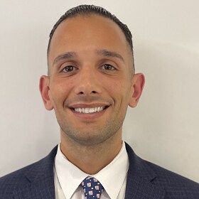 Staff member Cris Costa from ID_7effe580f65d