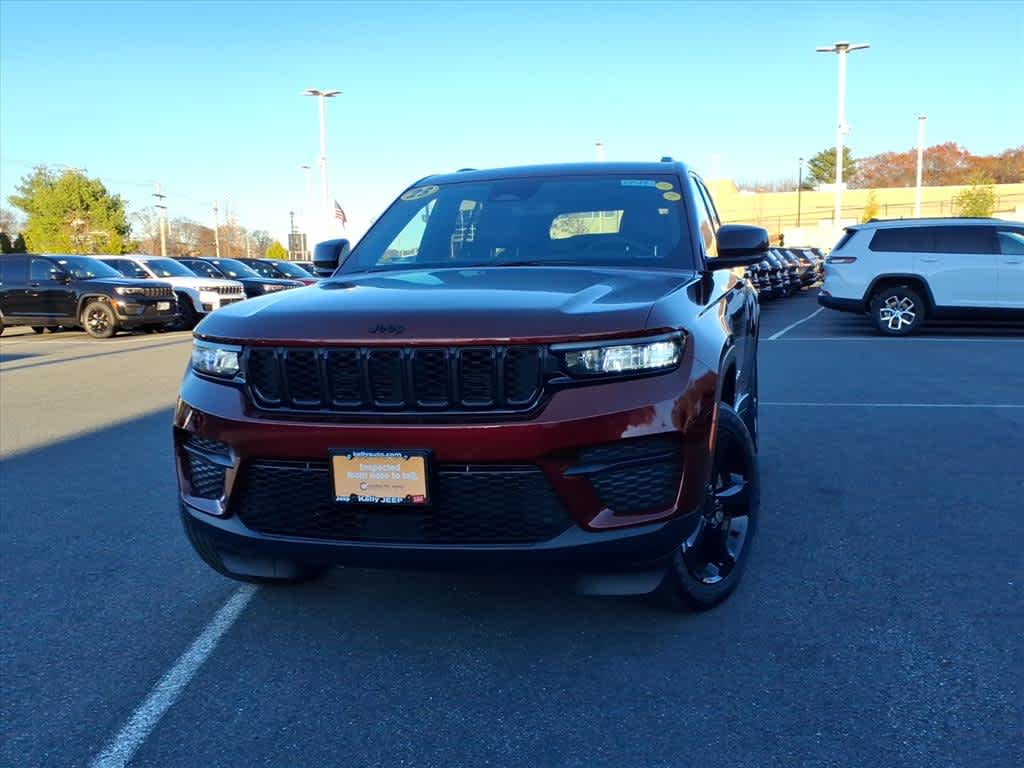 2023 Jeep Grand Cherokee Altitude photo 2