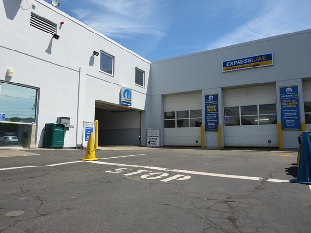Hours And Directions To Kelly Jeep Chrysler in Massachusetts