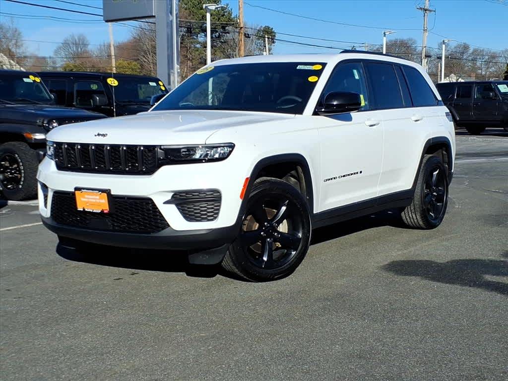 2023 Jeep Grand Cherokee Altitude's photo