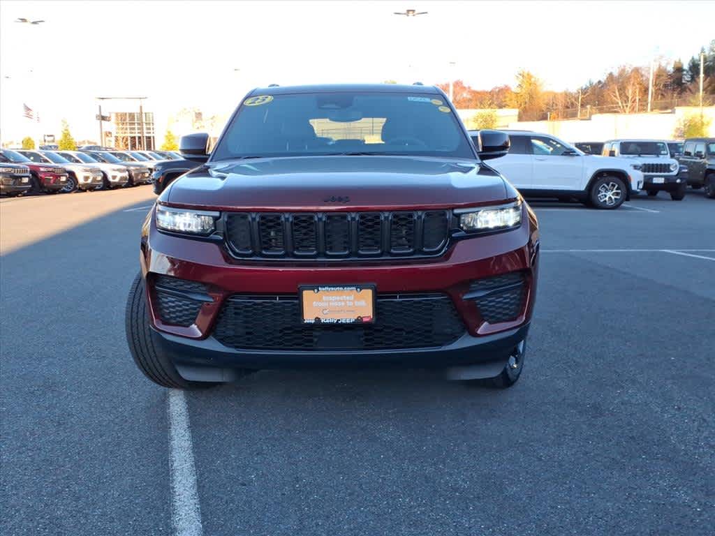 2023 Jeep Grand Cherokee Altitude photo 3