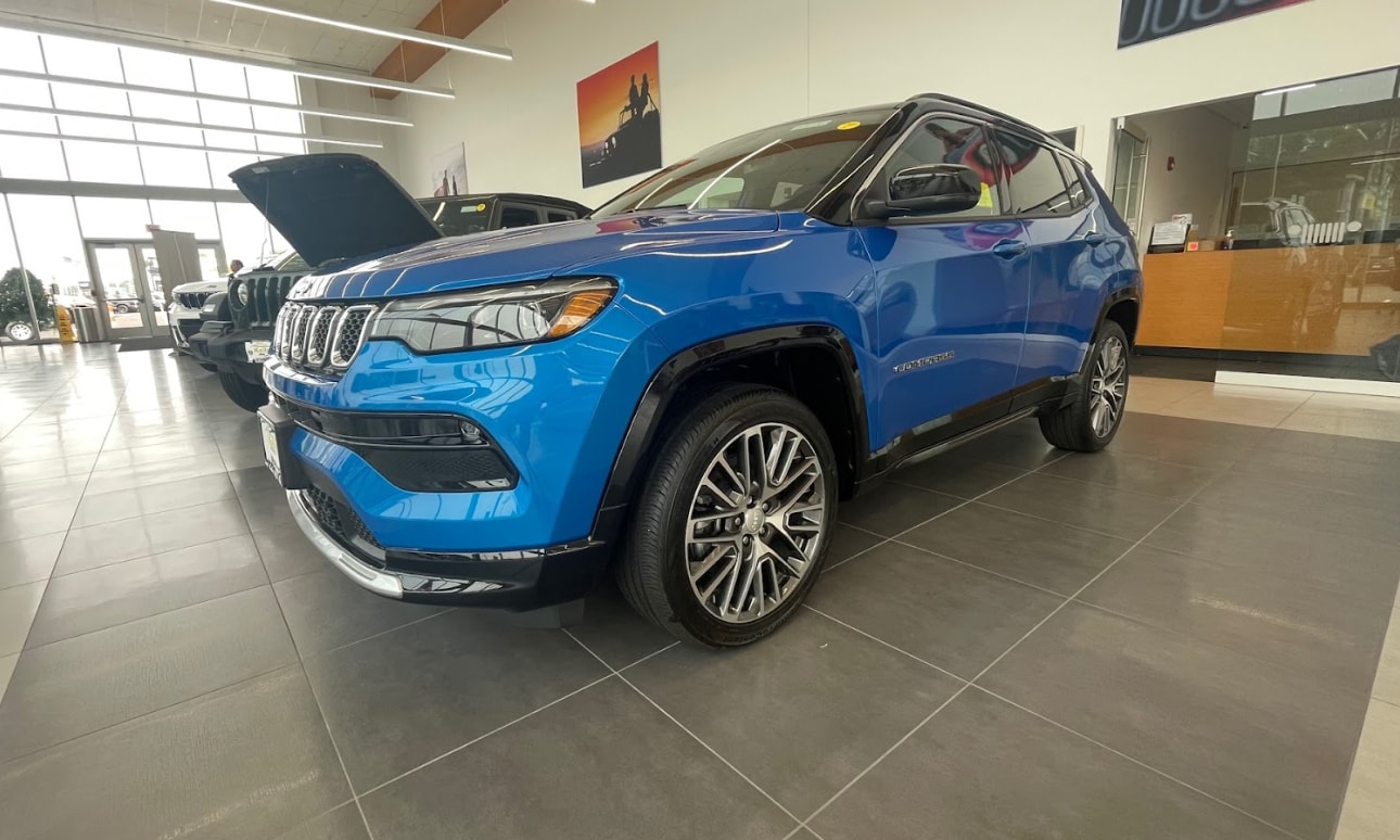 2023 Jeep Compass color Blue