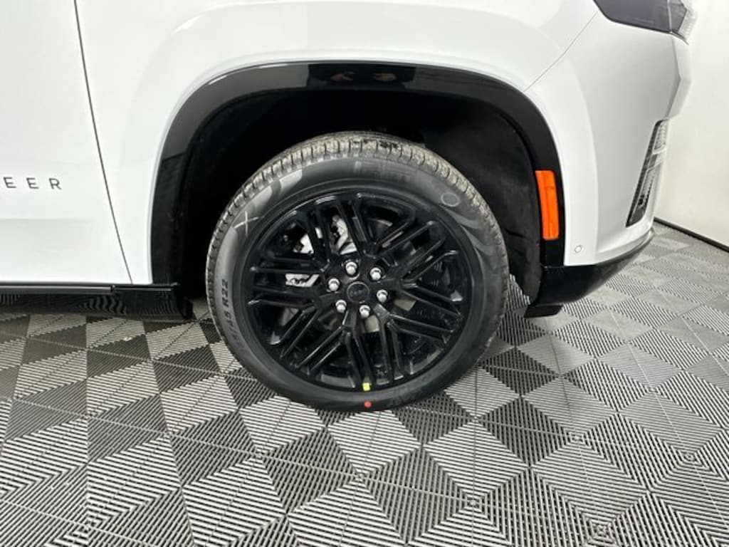 New 2026 Jeep Grand Wagoneer L LIMITED RESERVE 4X4 Sport Utility