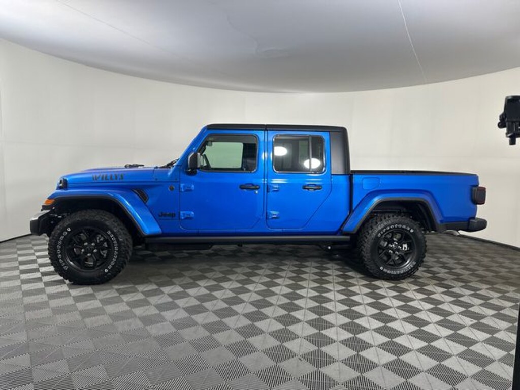 New 2026 Jeep Gladiator WILLYS 4X4 Pickup