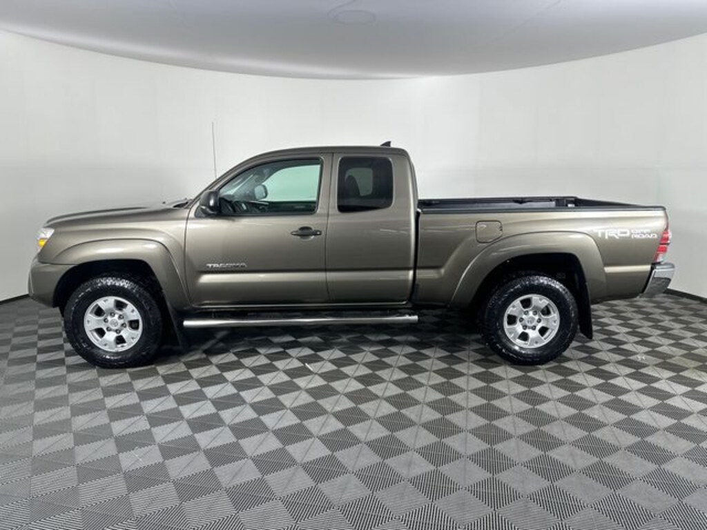 Used 2015 Toyota Tacoma Base Truck