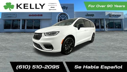 2026 Chrysler Pacifica LIMITED AWD Passenger Van