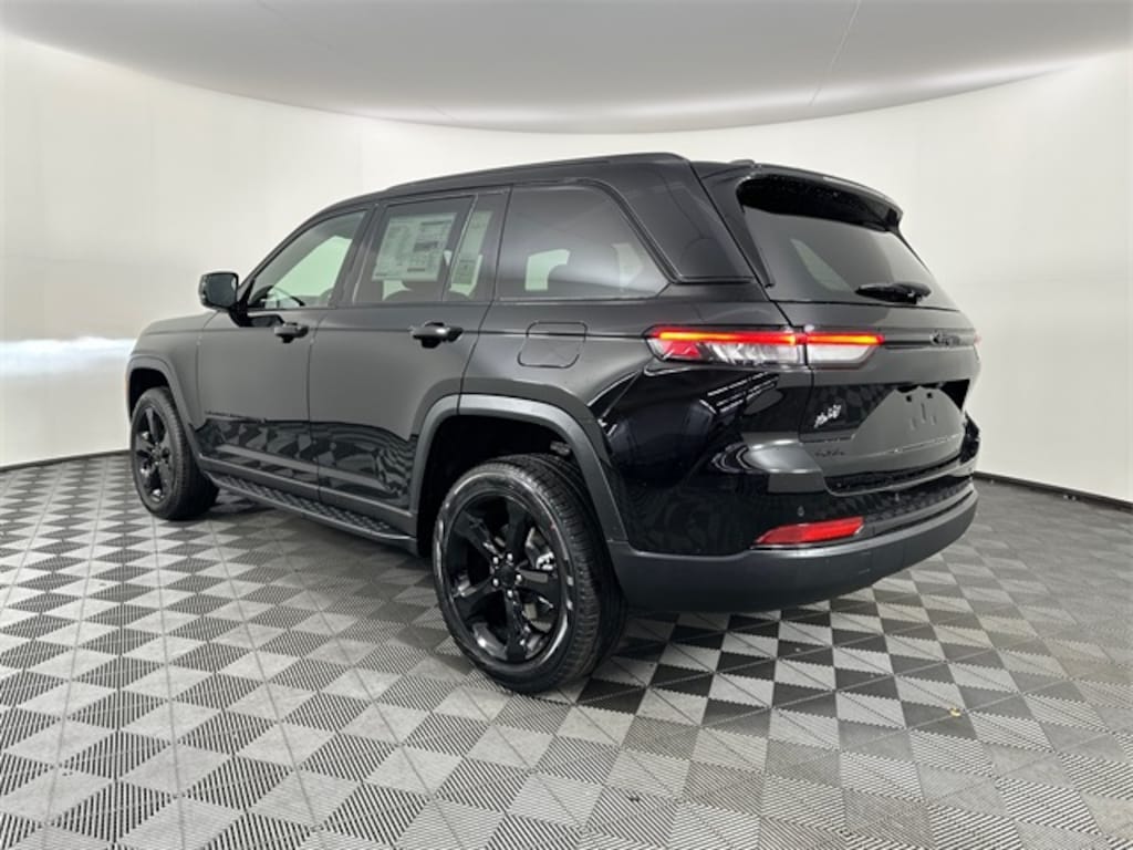 New 2025 Jeep Grand Cherokee LIMITED 4X4 Sport Utility