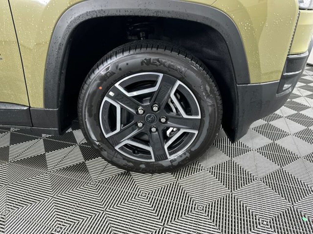 New 2026 Jeep Cherokee LAREDO 4X4 Sport Utility