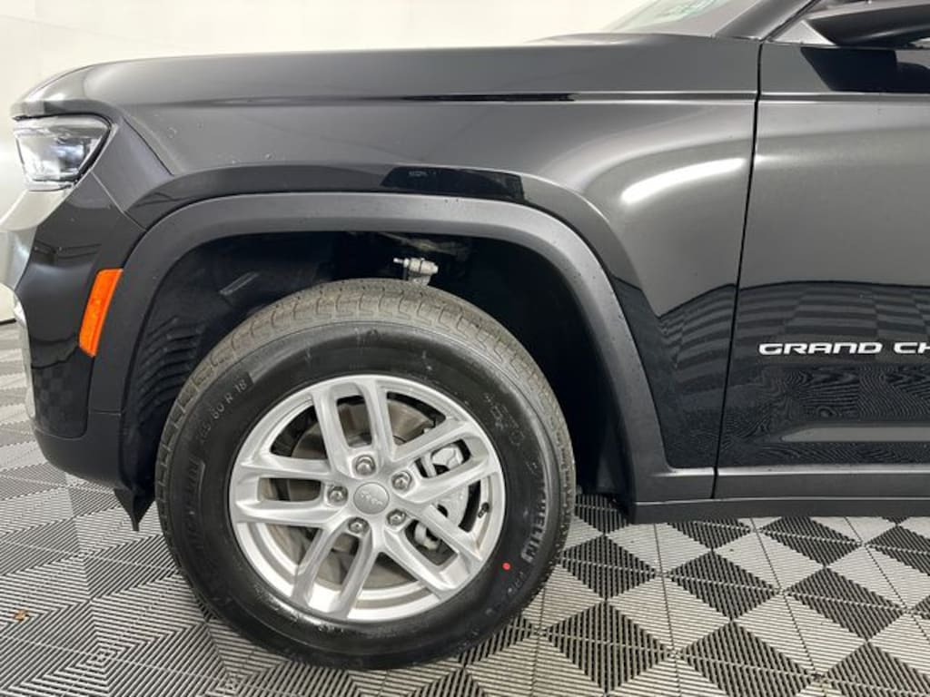 New 2026 Jeep Grand Cherokee LAREDO X 4X4 Sport Utility