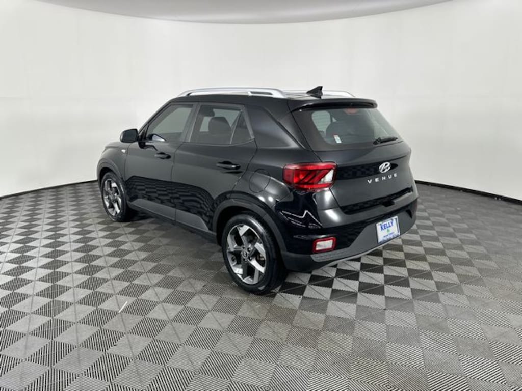 Used 2022 Hyundai Venue SEL SUV