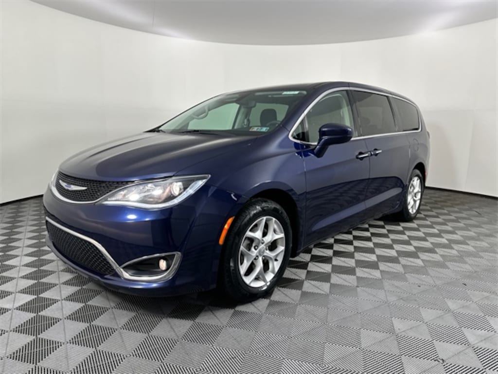 Used 2020 Chrysler Pacifica Touring Minivan/Van