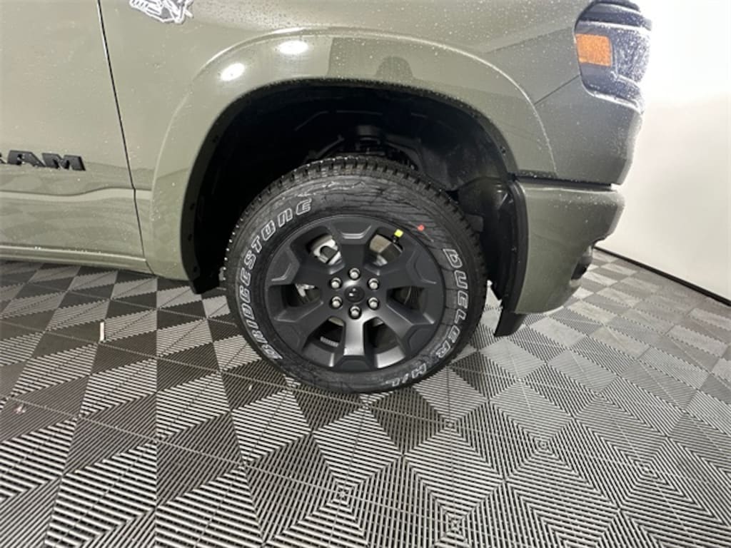 New 2026 Ram 1500 BIG HORN CREW CAB 4X4 5'7 BOX Pickup