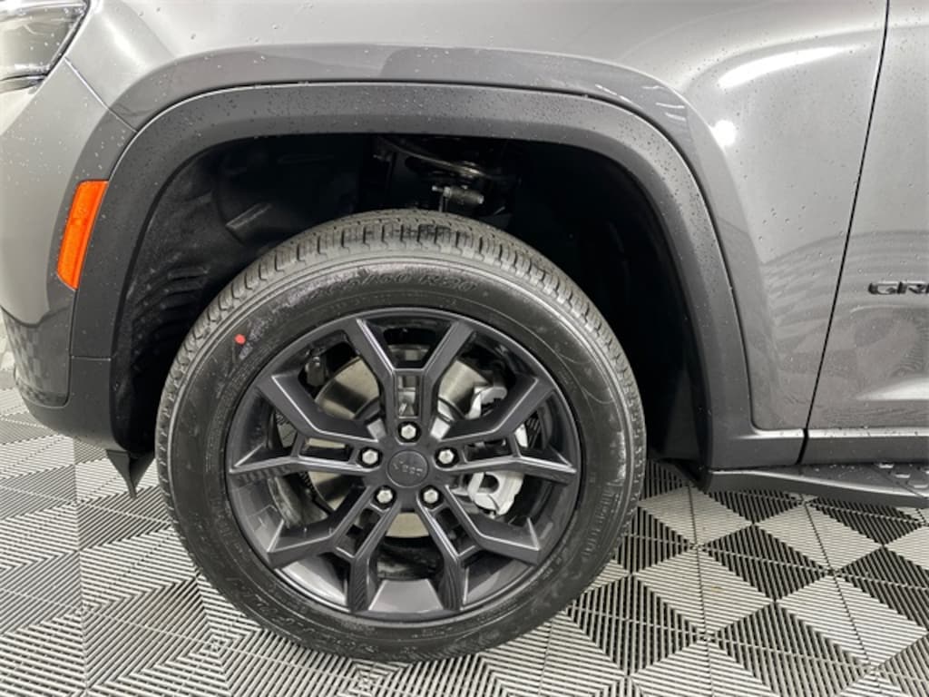 New 2025 Jeep Grand Cherokee L LIMITED 4X4 Sport Utility