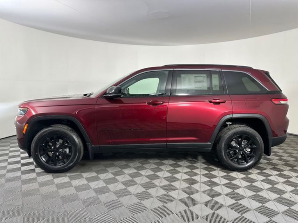 New 2026 Jeep Grand Cherokee LAREDO ALTITUDE 4X4 Sport Utility