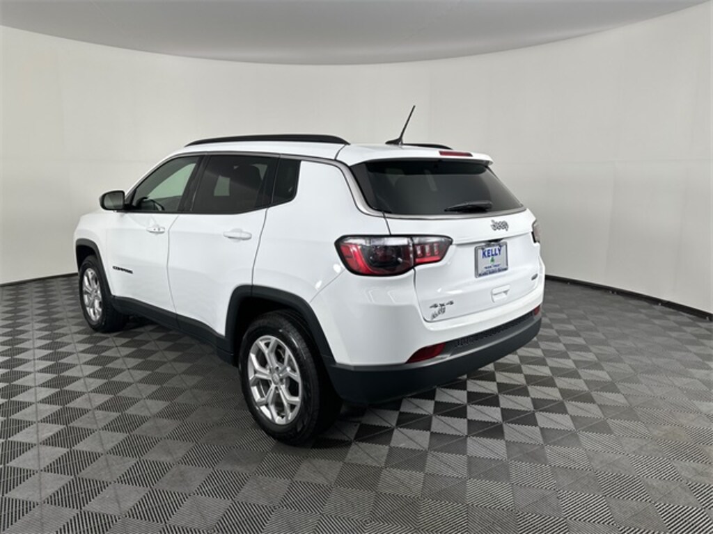Used 2024 Jeep Compass Latitude SUV