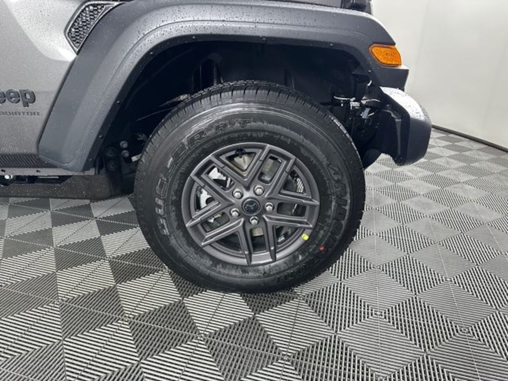 New 2026 Jeep Gladiator SPORT 4X4 Pickup