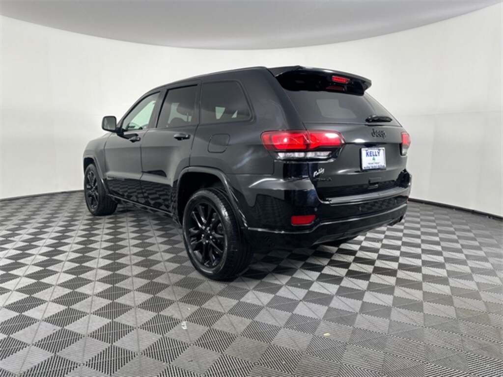 Used 2018 Jeep Grand Cherokee Altitude SUV