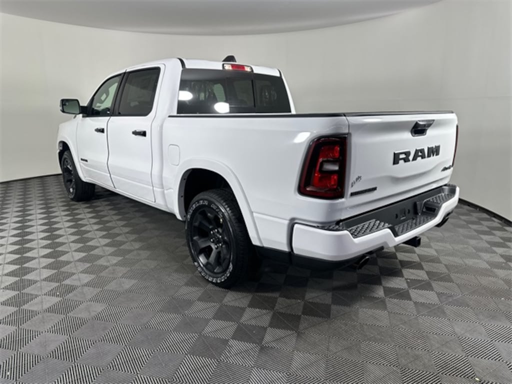 New 2026 Ram 1500 BIG HORN CREW CAB 4X4 5'7 BOX Pickup