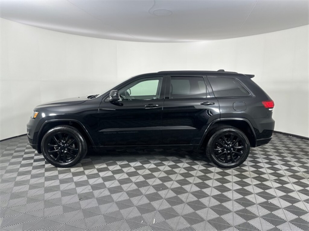 Used 2018 Jeep Grand Cherokee Altitude SUV
