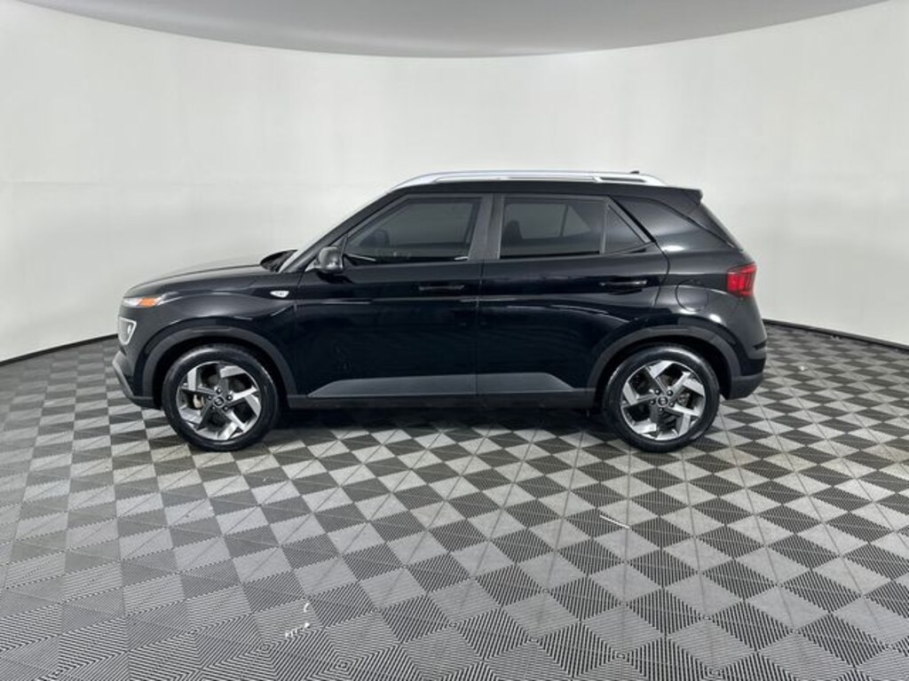 Used 2022 Hyundai Venue SEL SUV