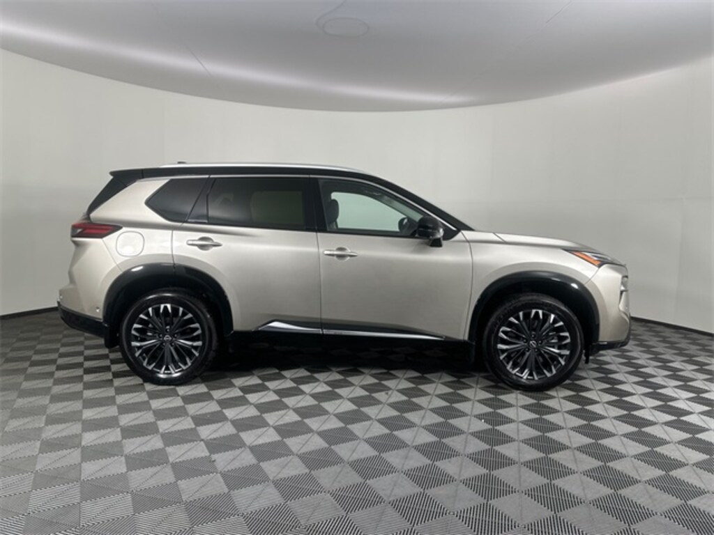 Used 2025 Nissan Rogue Platinum SUV