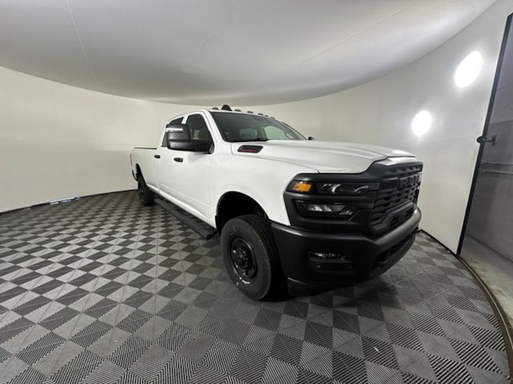 New 2026 Ram 2500 TRADESMAN CREW CAB 4X4 8' BOX Pickup