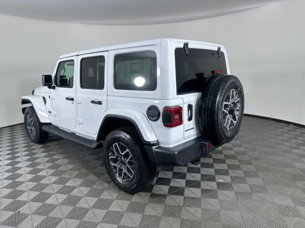 New 2026 Jeep Wrangler 4-DOOR SAHARA Sport Utility