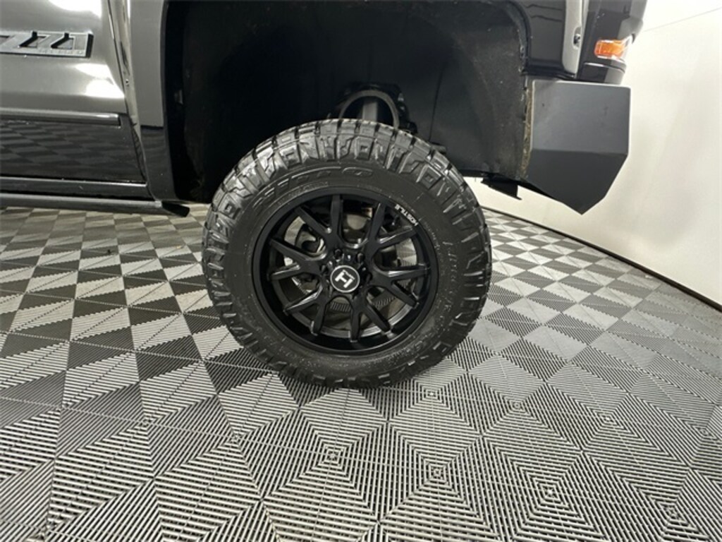 Used 2018 Chevrolet Silverado 1500 LT Truck