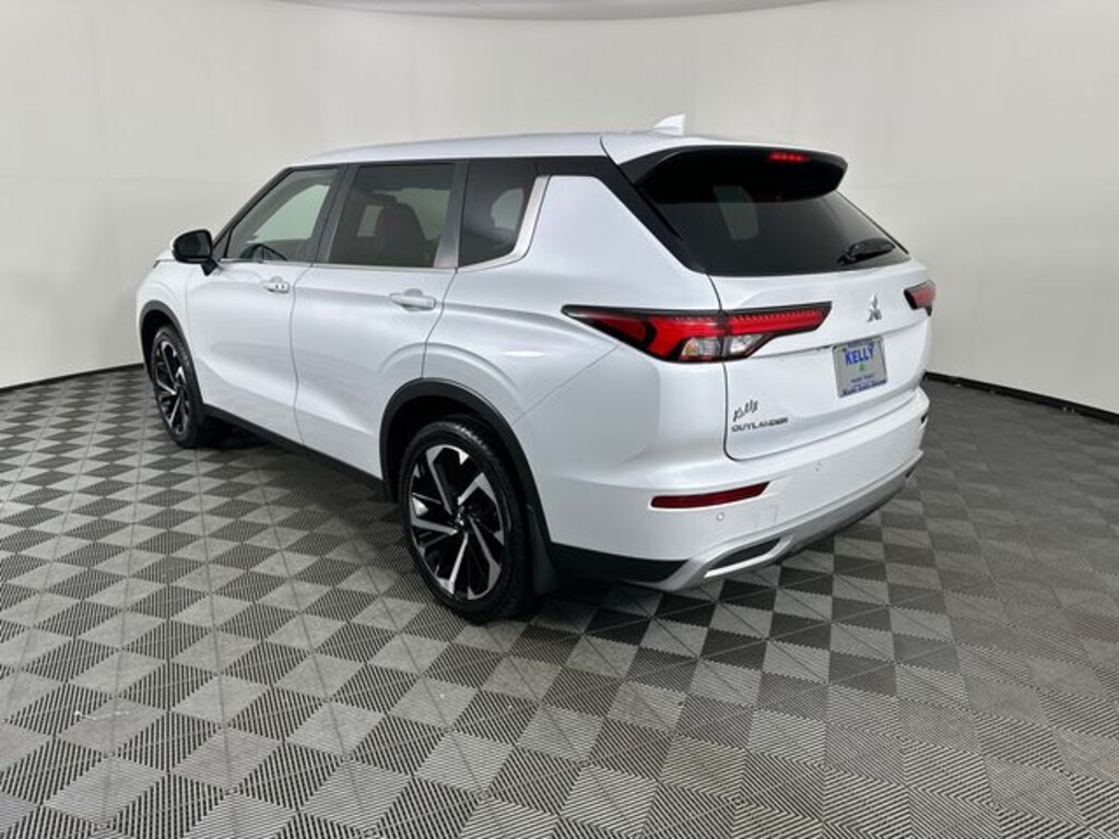 Used 2023 Mitsubishi Outlander SE SUV
